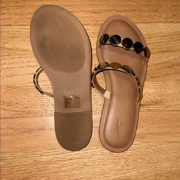 Universal thread gold sandal - Picture 2 of 3